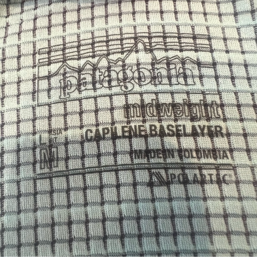 Patigonia Capilene Baselayer Midweight Polartec Maroon and White Stripes Medium - Picture 6 of 7